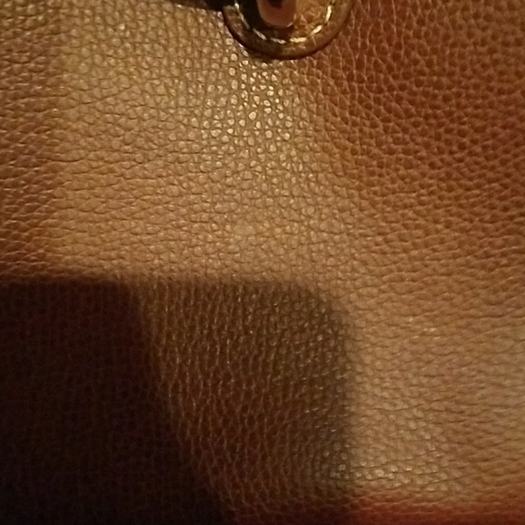 Gorgeous Dooney & Bourke bag - Picture 3 of 4